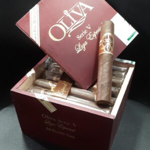 oliva series v double toro.jpg